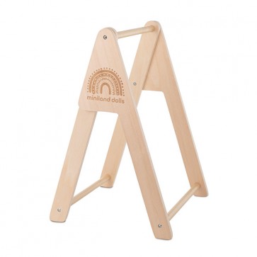 Porte vêtements de poupée