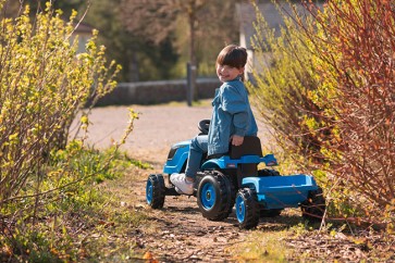 Tracteur et sa remorque coloris bleu