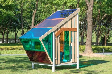 Maison de jeu multicolore