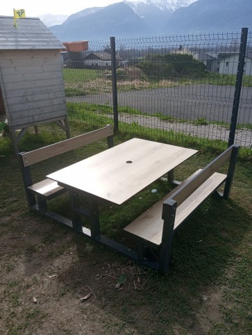 Table banc avec dossier extérieur pour enfant 