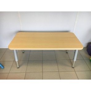 Table rectangulaire réglable